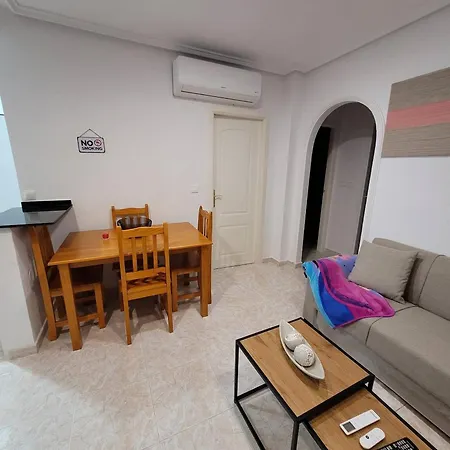 Pensión Ground Floor With Terrace And Pool