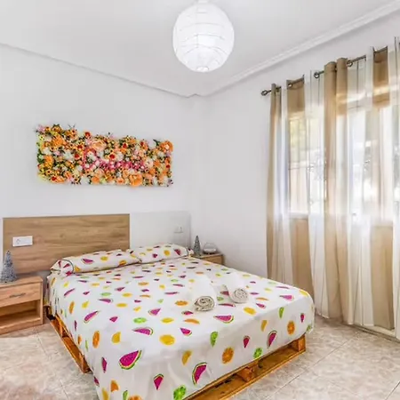 Guest house Ground Floor With Terrace And Pool