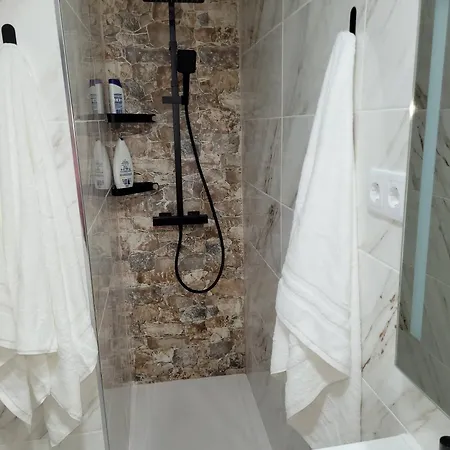 Guest house Ground Floor With Terrace And Pool *